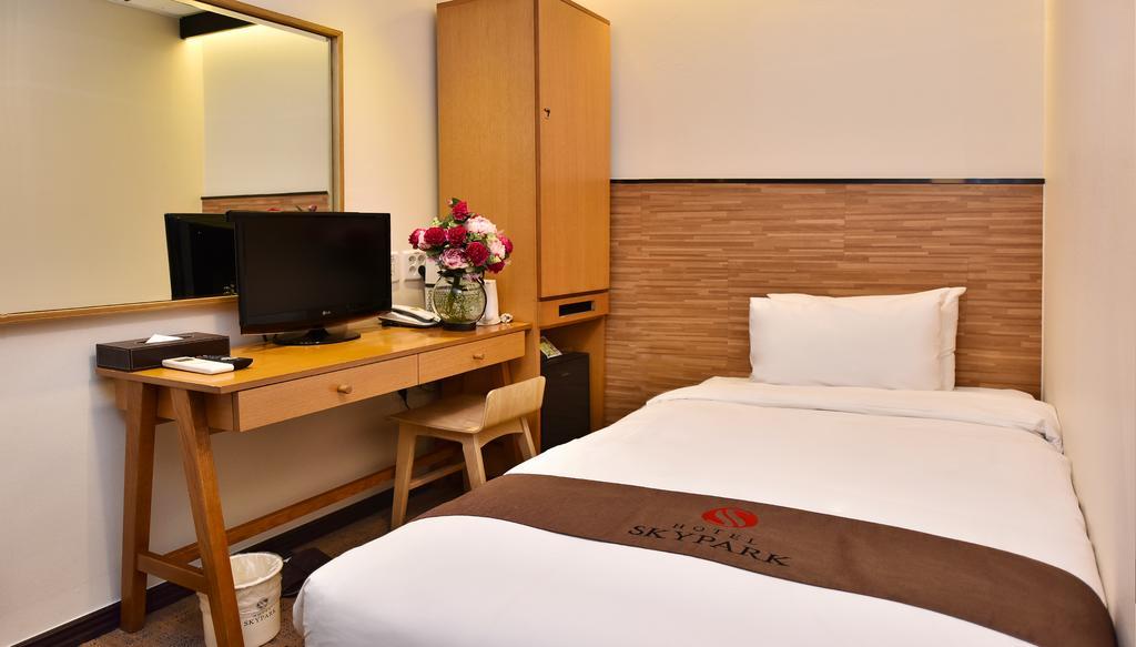 Hotel Skypark Myeongdong 1 Сеул Екстериор снимка