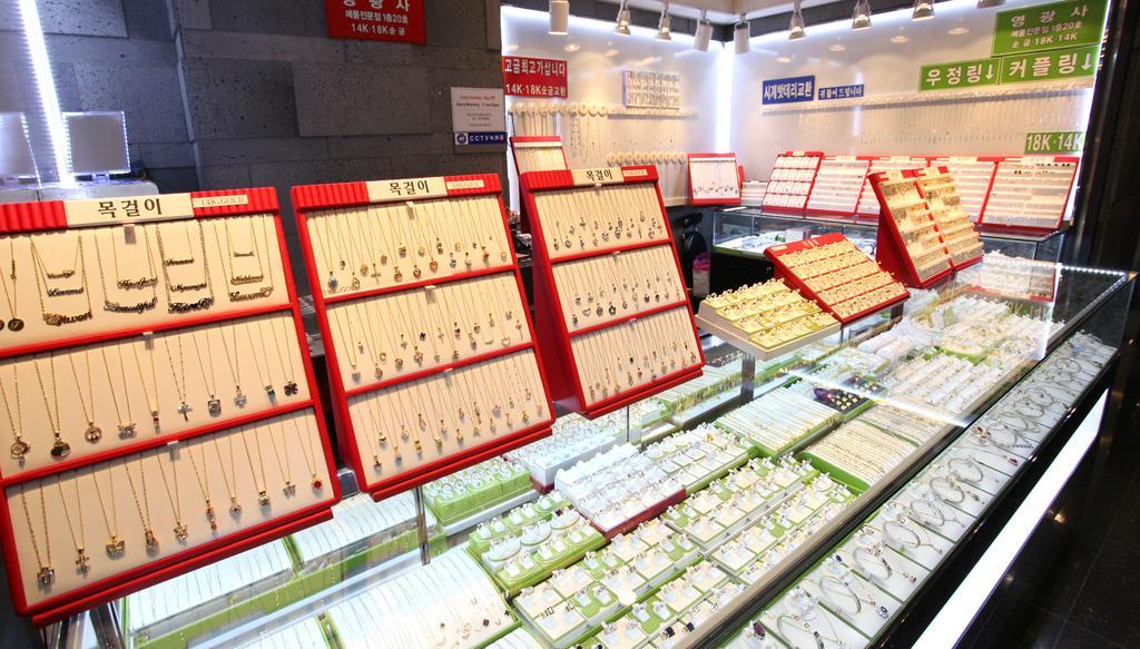 Hotel Skypark Myeongdong 1 Сеул Екстериор снимка